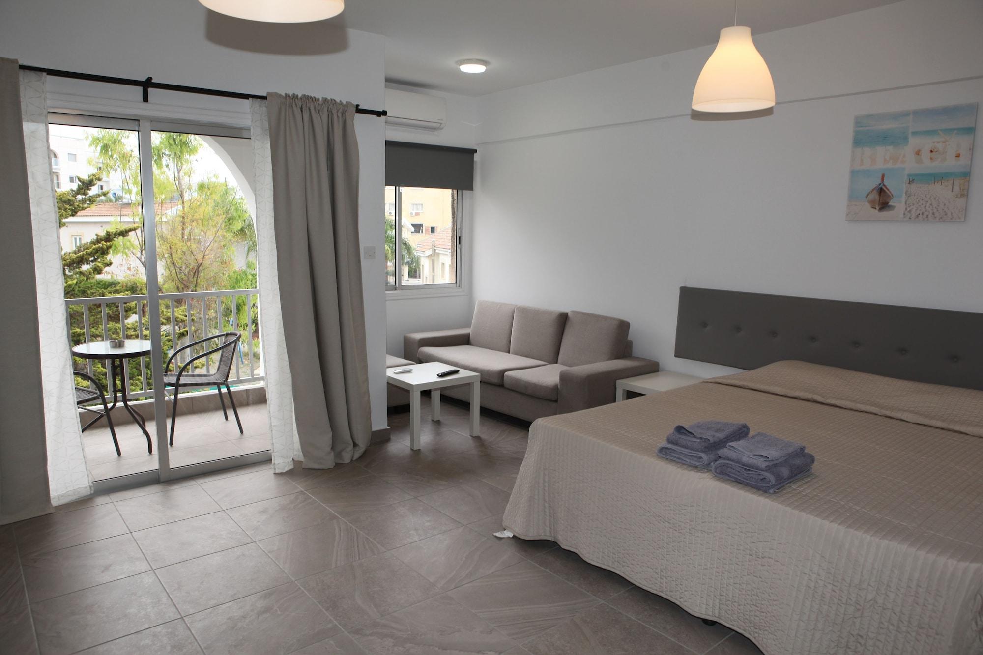 Polyxeni Hotel Apartments Limassol Eksteriør billede