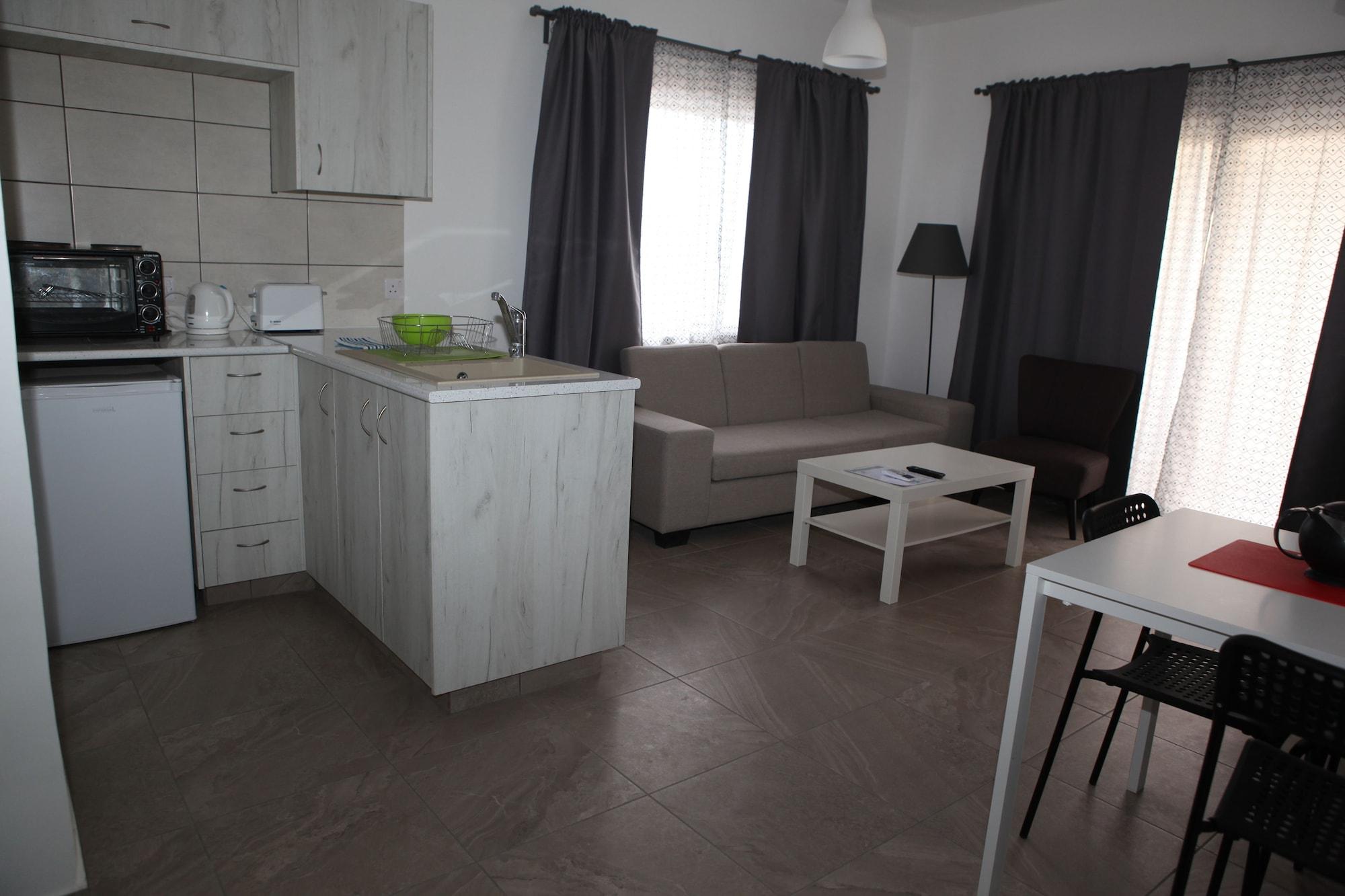 Polyxeni Hotel Apartments Limassol Eksteriør billede
