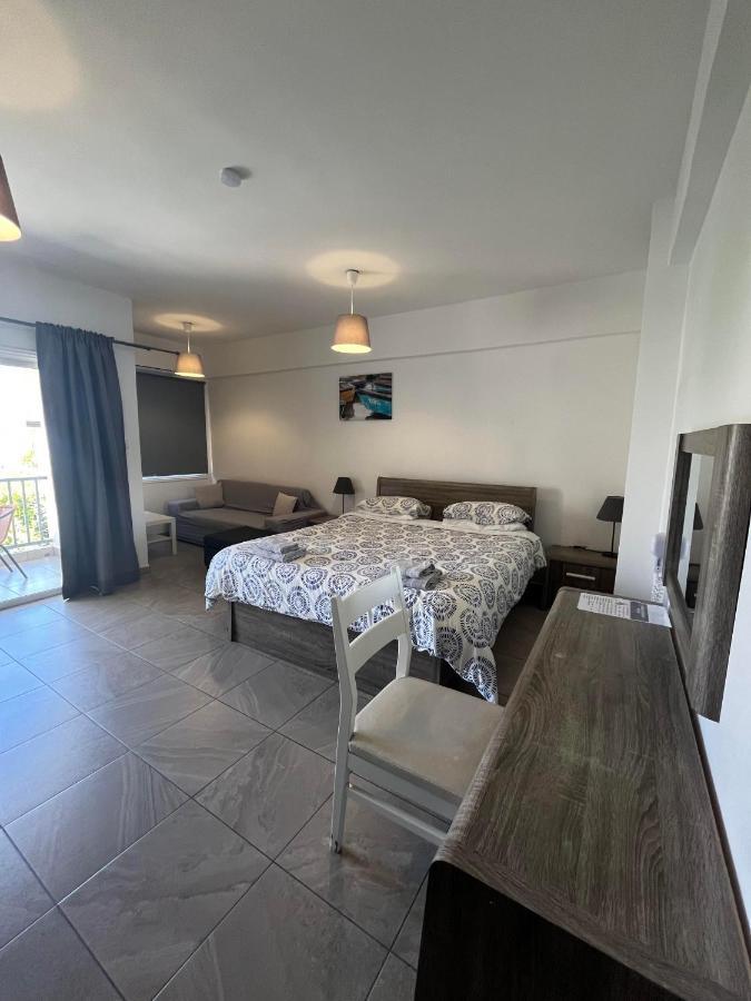Polyxeni Hotel Apartments Limassol Eksteriør billede