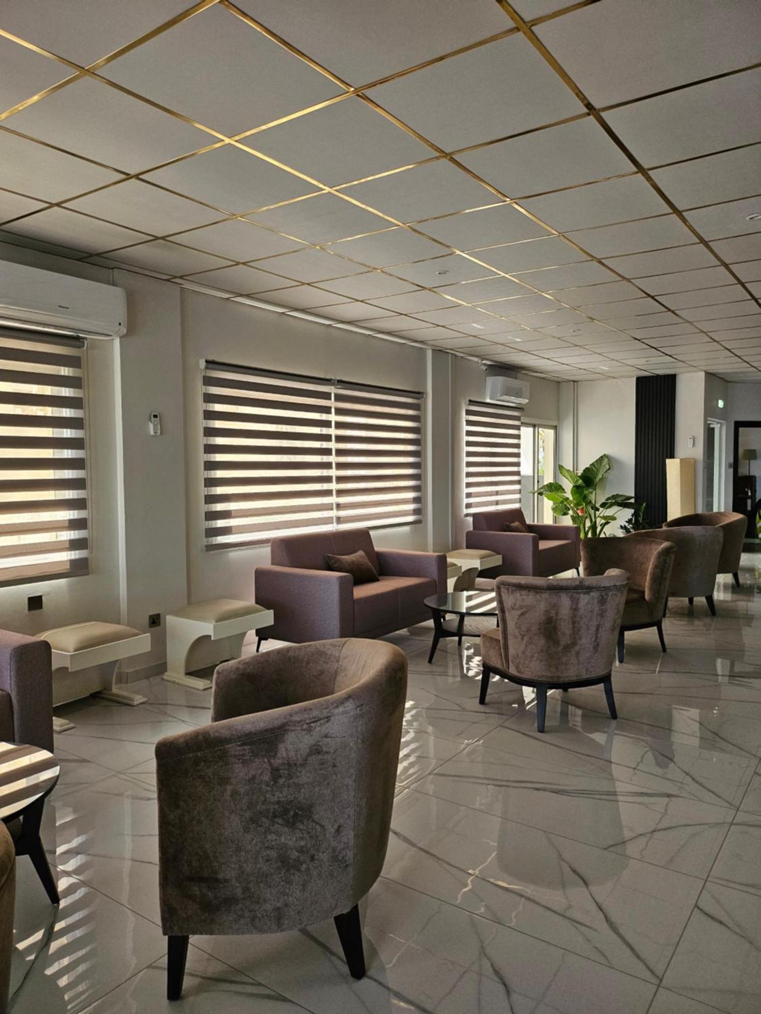 Polyxeni Hotel Apartments Limassol Eksteriør billede
