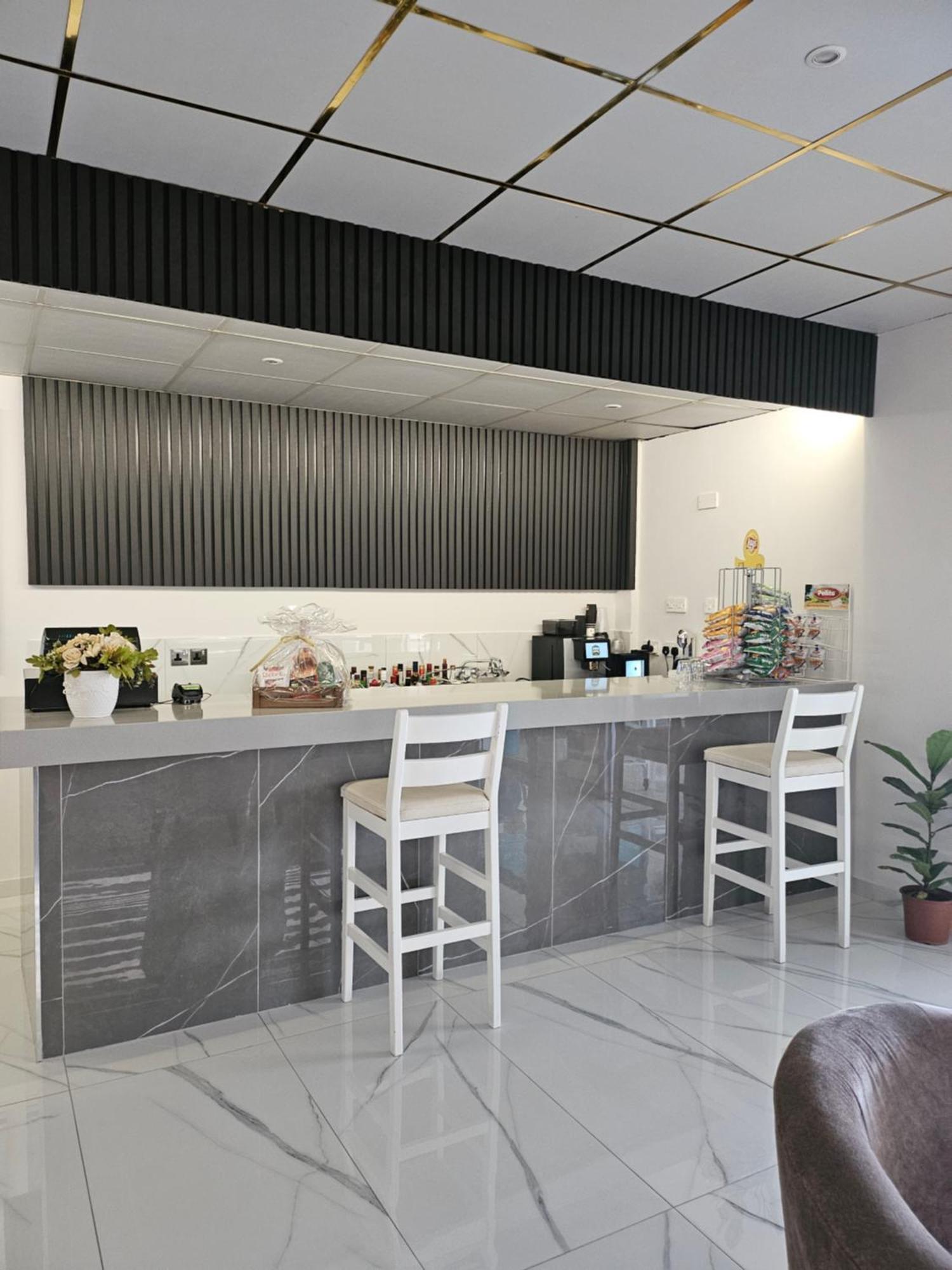 Polyxeni Hotel Apartments Limassol Eksteriør billede