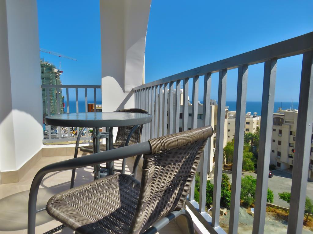 Polyxeni Hotel Apartments Limassol Eksteriør billede