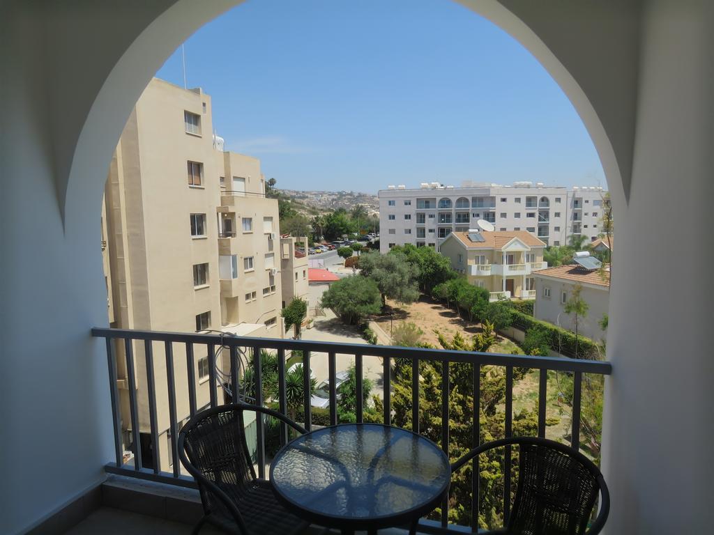 Polyxeni Hotel Apartments Limassol Eksteriør billede