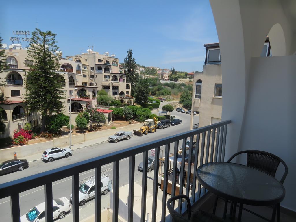 Polyxeni Hotel Apartments Limassol Eksteriør billede