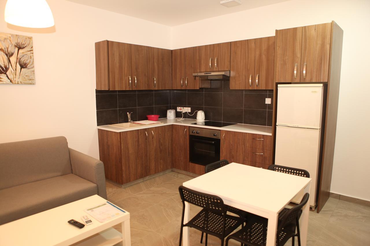 Polyxeni Hotel Apartments Limassol Eksteriør billede