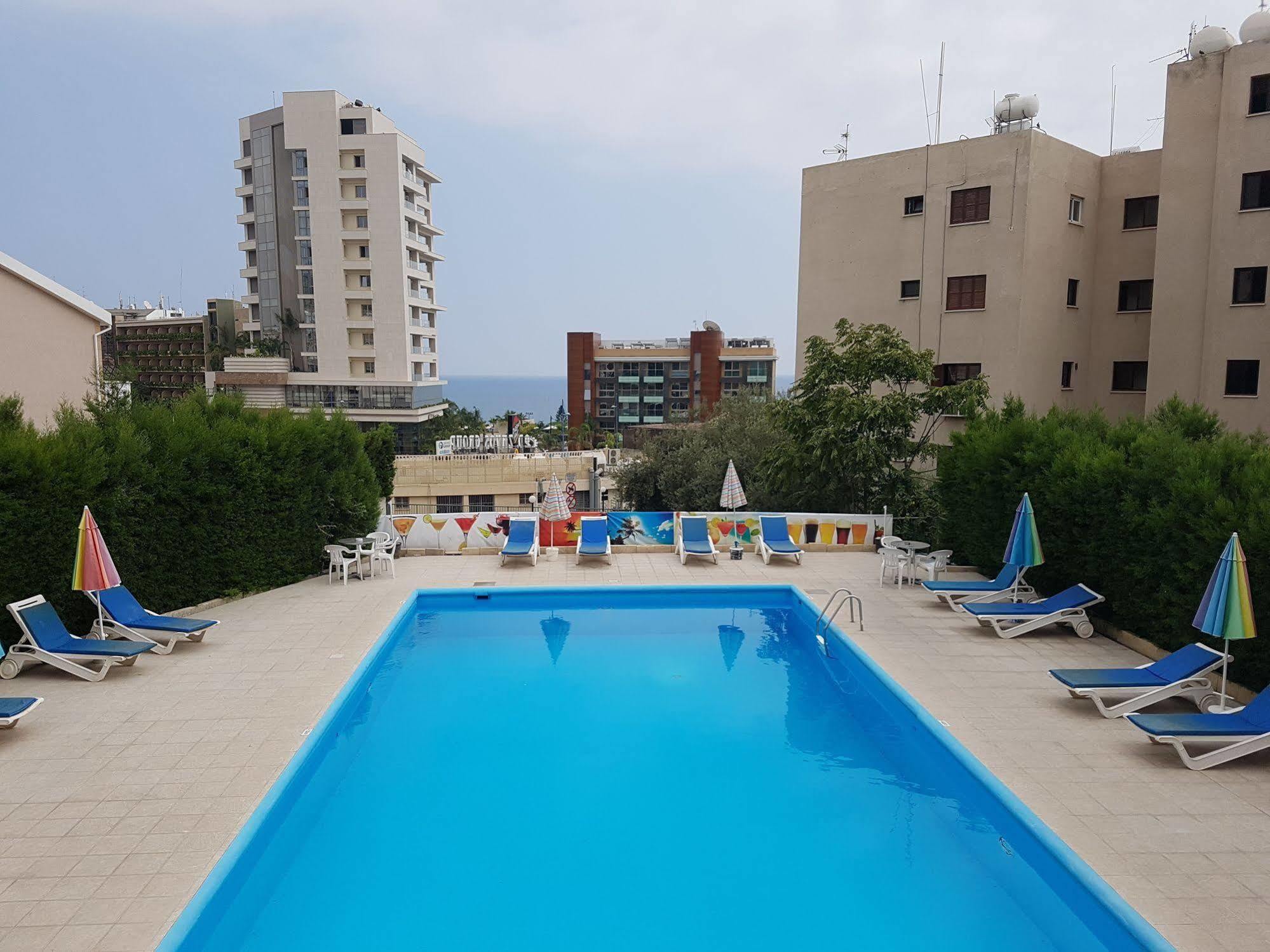 Polyxeni Hotel Apartments Limassol Eksteriør billede