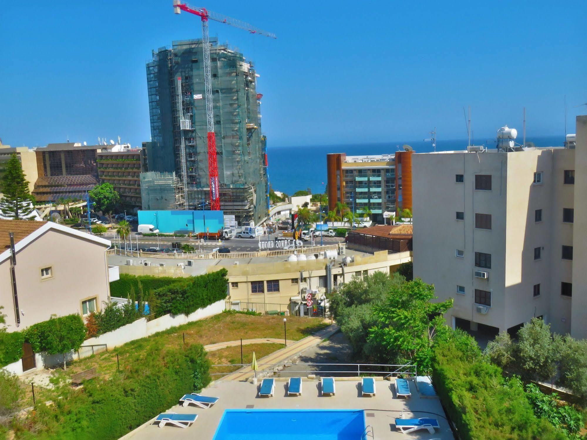 Polyxeni Hotel Apartments Limassol Eksteriør billede