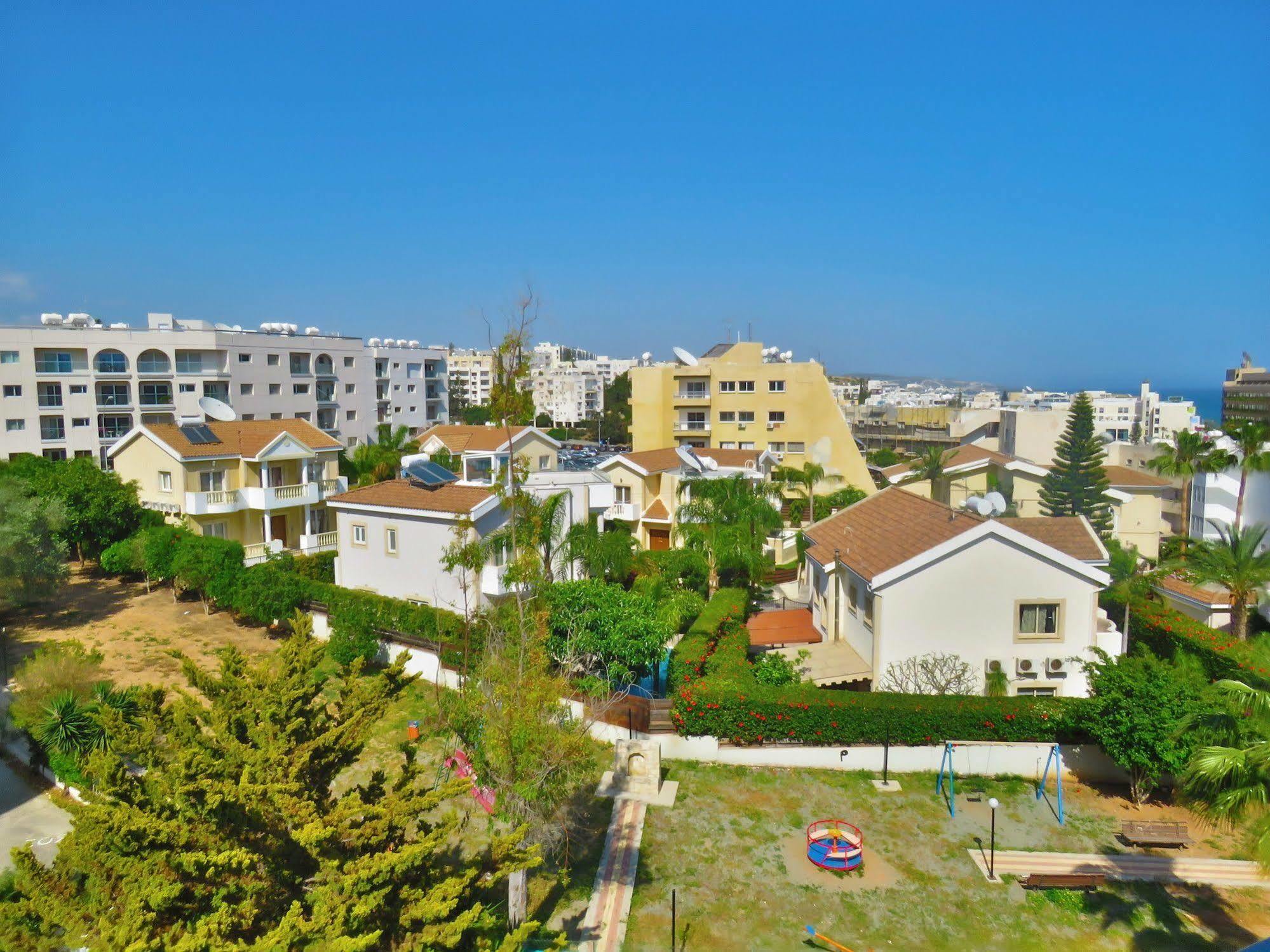 Polyxeni Hotel Apartments Limassol Eksteriør billede