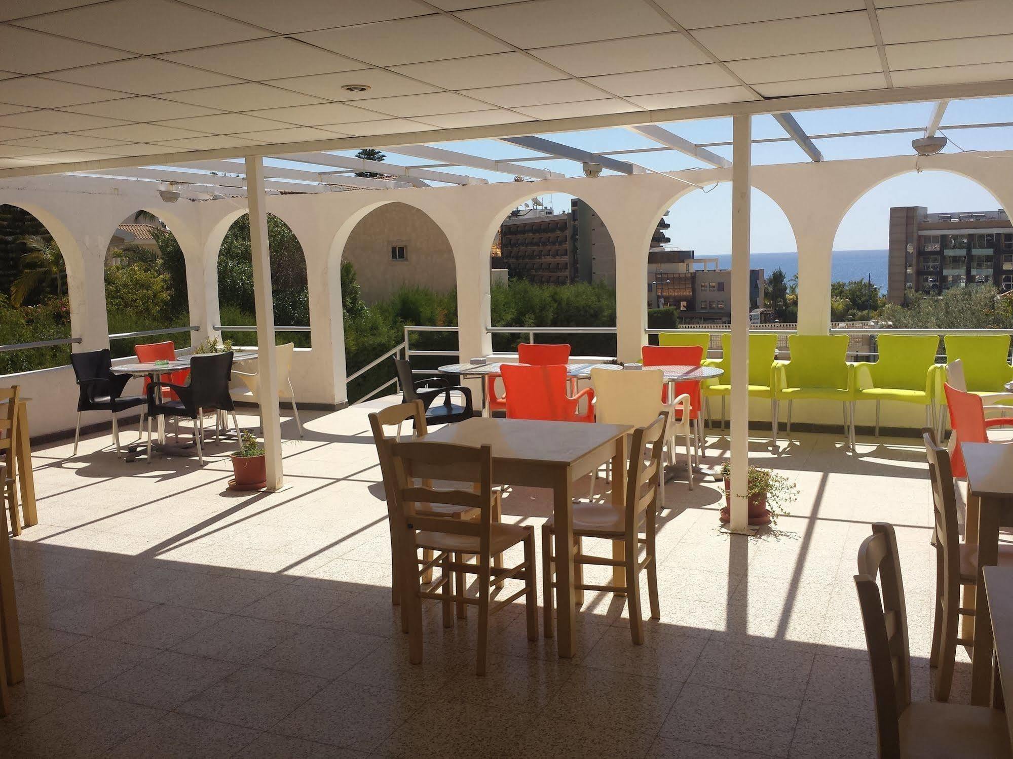 Polyxeni Hotel Apartments Limassol Eksteriør billede