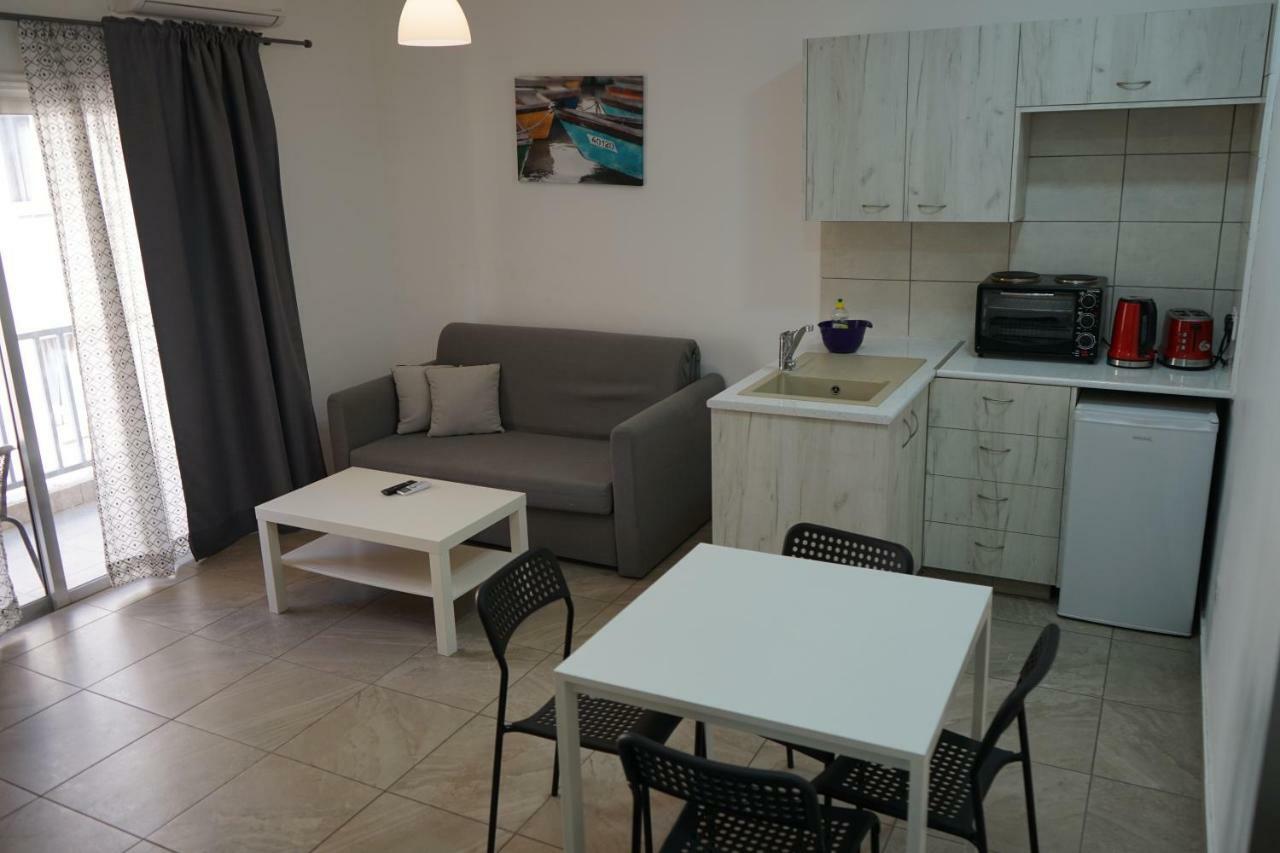 Polyxeni Hotel Apartments Limassol Eksteriør billede