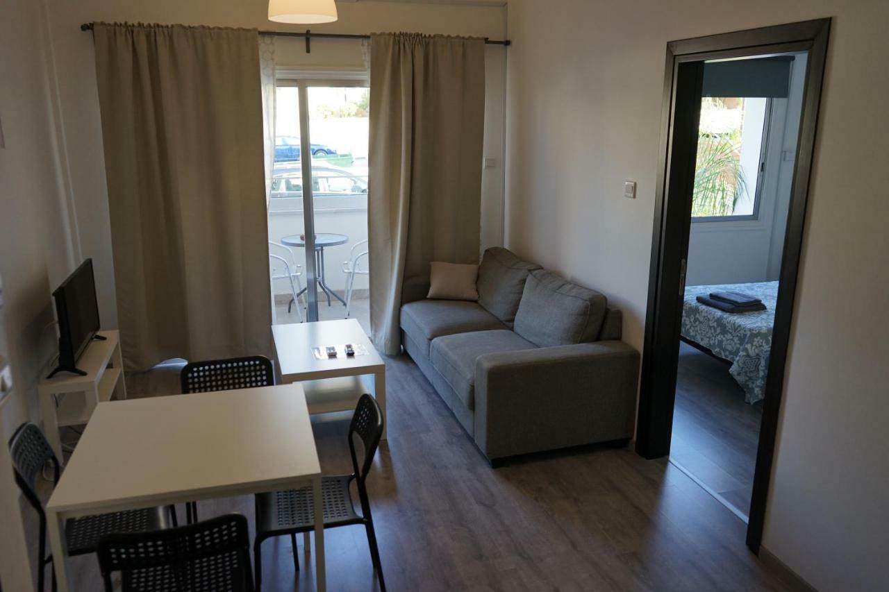 Polyxeni Hotel Apartments Limassol Eksteriør billede